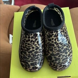Women’s Leopard Jelly Print Clogs